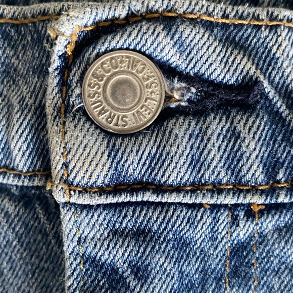 Vintage Levi’s 502 Red Tag Denim Jeans Y2K Mom
34×30
Five pockets 
Straight leg - Picture 6 of 6